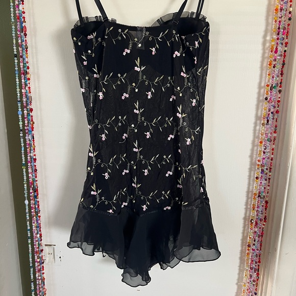 Hillard & Hanson Black Babydoll Chemise with Floral Embroidery - Picture 3 of 4